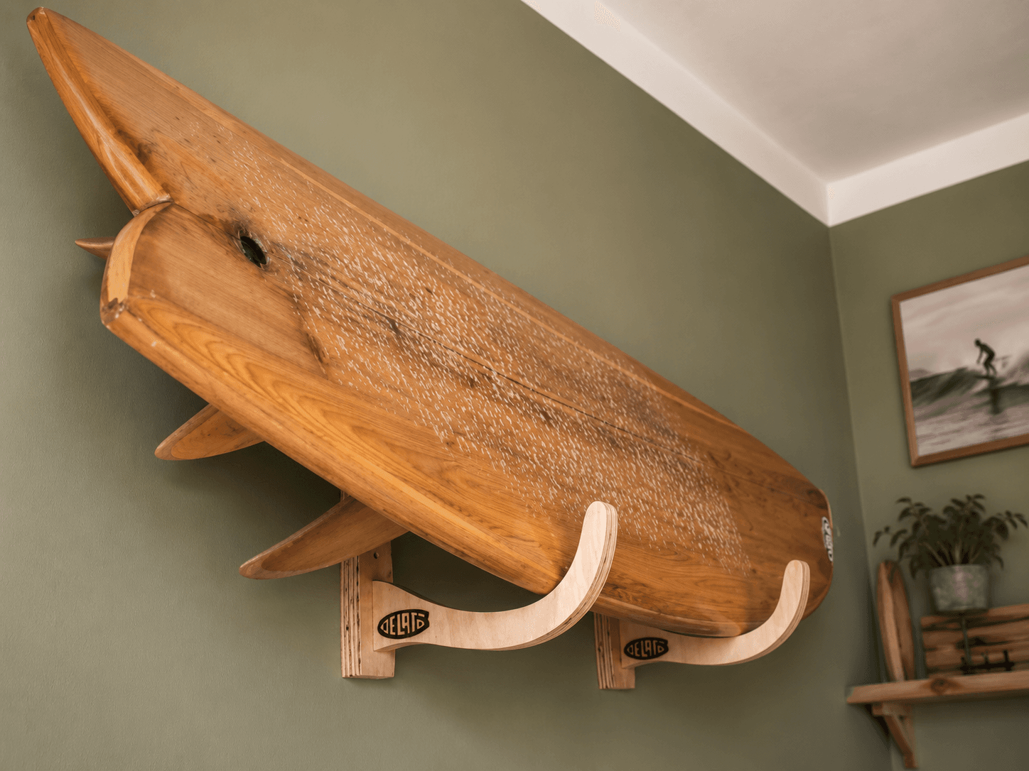 SURFBOARD WALL RACK – HANG ONE